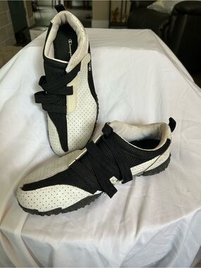 Champion Black and White Mesh Athletic Shoes w10.5/m9